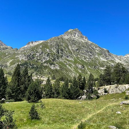 T2 bis, idéalement situé en centre-ville, au calme, tout confort Cauterets Extérieur photo